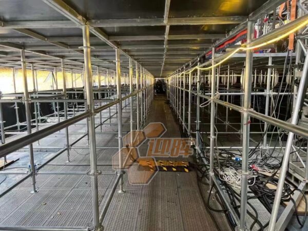 Nuestro pisos modulares trafico pesado T-04 se utilizó en un concierto en el estadio de California, EEUU en 2023.