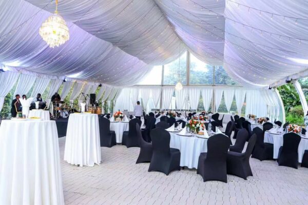 Nuestro piso temporal para eventos de carpa T-01 se usó en una fiesta en Sudáfrica en 2016